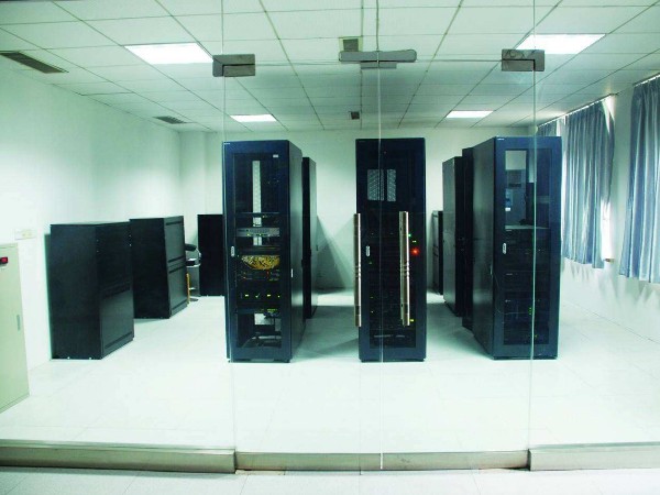 哪家公司可以提供小型機(jī)房環(huán)境監(jiān)控系統(tǒng)調(diào)試？