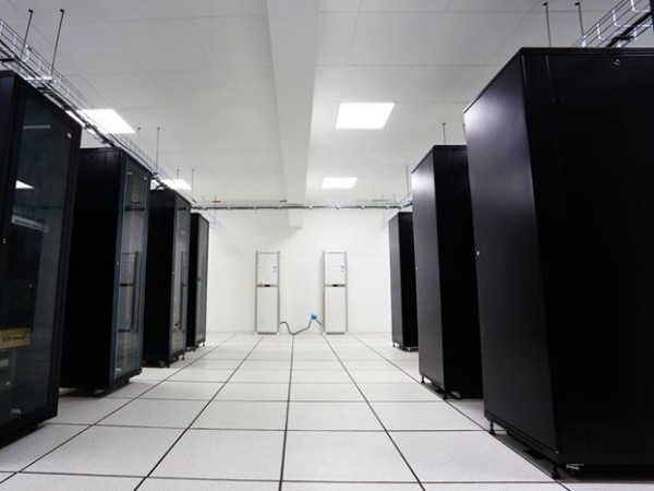 動力環(huán)境監(jiān)控像大榕樹一樣守護你的機房