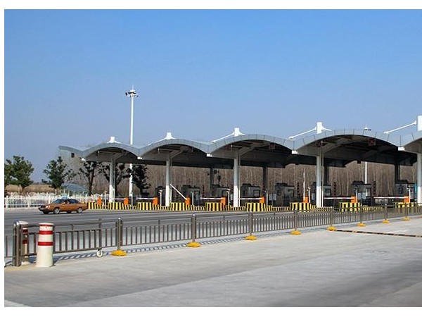 高速公路服務(wù)區(qū)和停車區(qū)供電監(jiān)測及照明控制，如何實現(xiàn)？